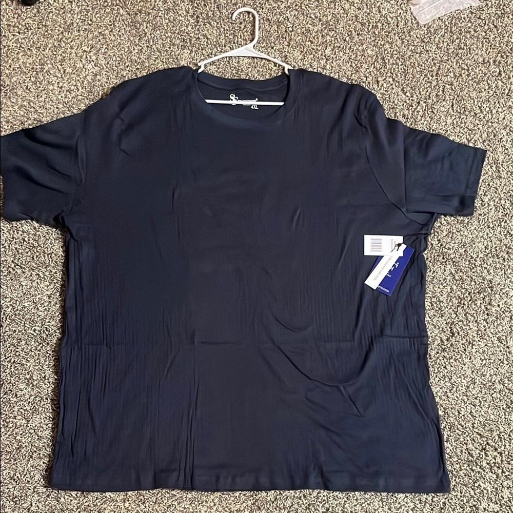NWT Classic Men’s Navy Short Sleeve Tee